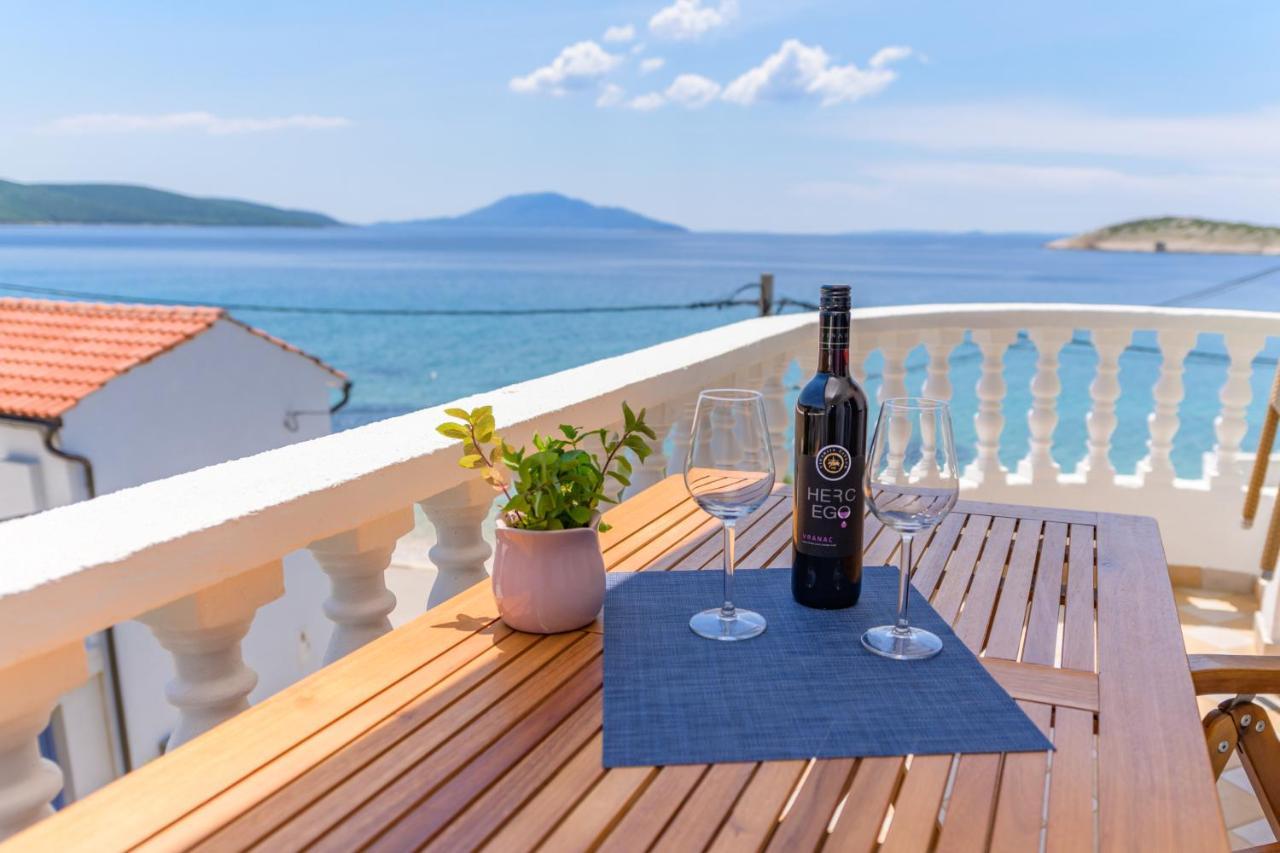 Apartmani Noris Martinšćica Exteriör bild
