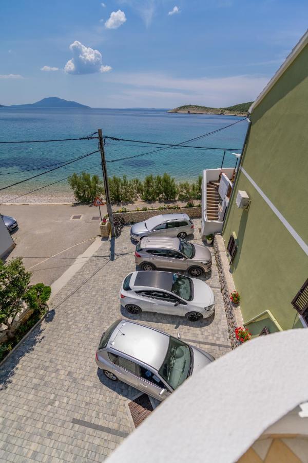 Apartmani Noris Martinšćica Exteriör bild