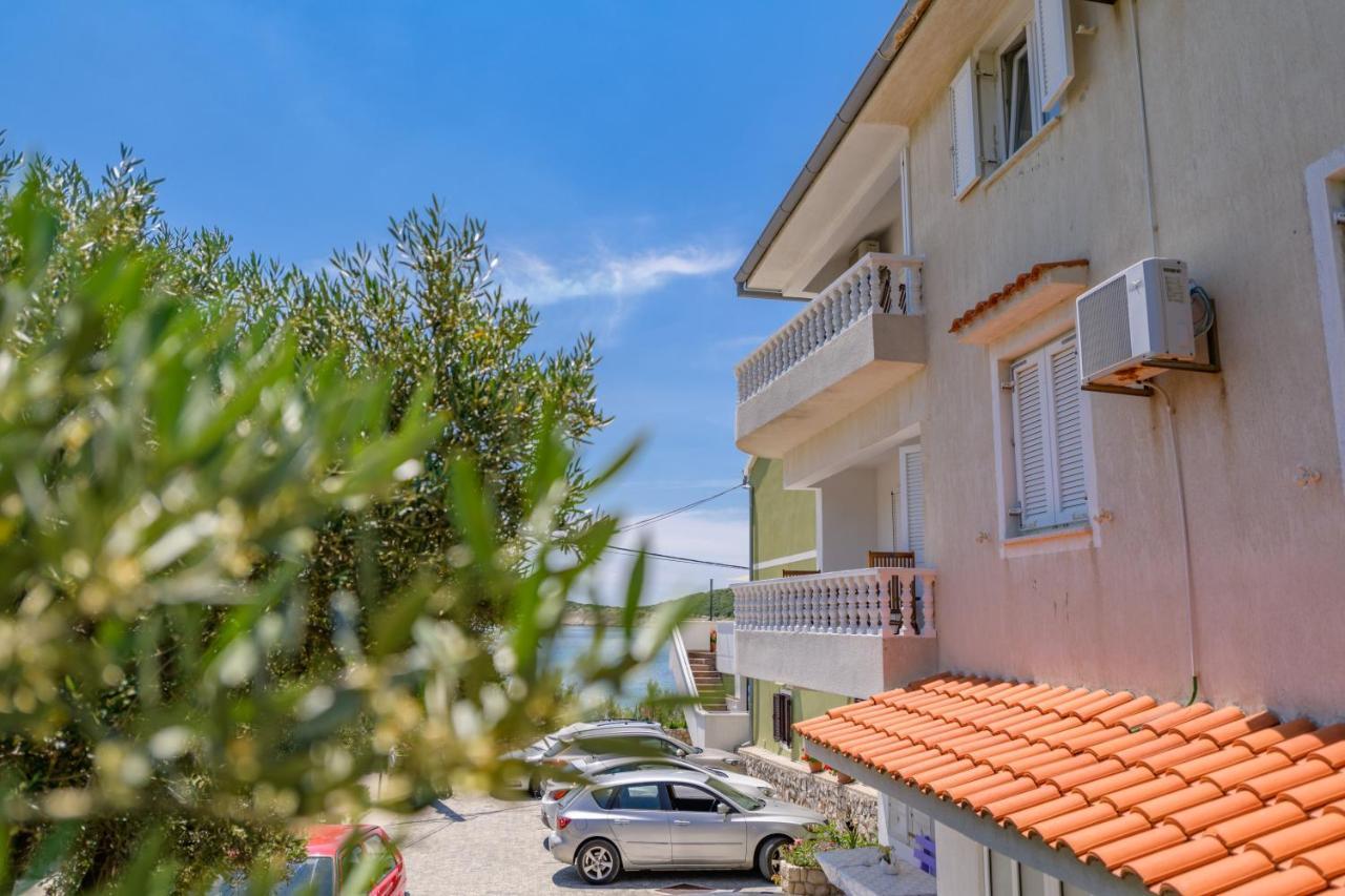 Apartmani Noris Martinšćica Exteriör bild