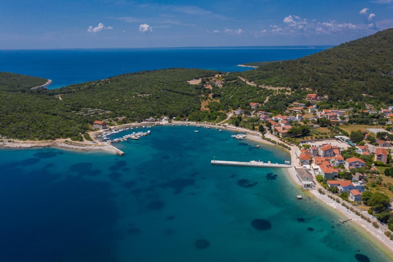 Apartmani Noris Martinšćica Exteriör bild